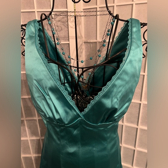 BEBE Slim Sexy V Neck Satin Midi Dress NWT - Picture 6 of 11